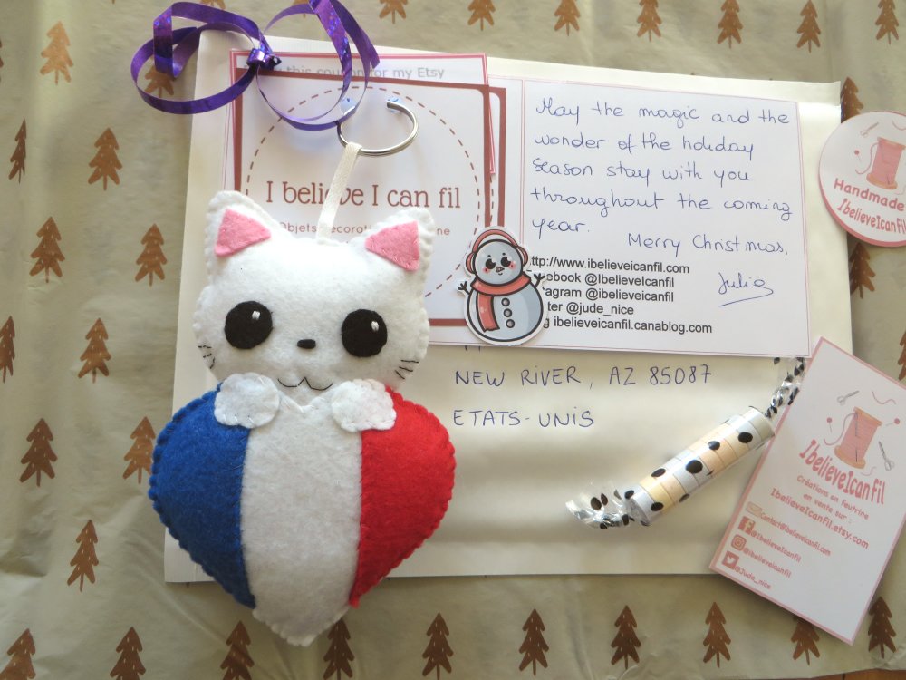 Porte-clef chat, peluche chat kawaii, dans un drapeau français, en  feutrine, fait main, pour le 14 juillet - Un grand marché