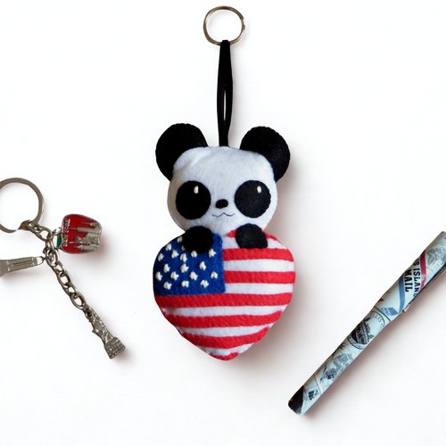 Décoration drapeau américain, panda kawaii dans un coeur