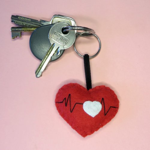 Porte clé coeur avec electrocardiogramme, bijou de sac battements de coeur
