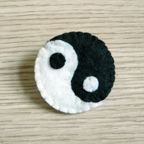 Broche yin et yang, en feutrine, fait main, petit cadeau de fête des mères zen
