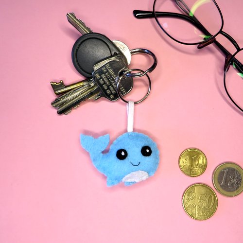 Porte-clef baleine kawaii, cadeau thème marin personnalisable