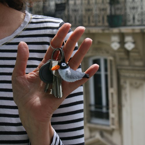 Porte clé mouette marinière en feutrine, bijou de sac oiseau de mer