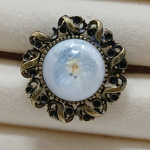 Bague vintage resine et fleur naturelle