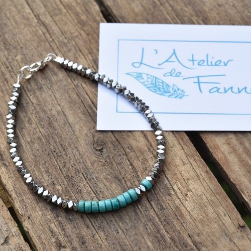 Bracelet en hématites facettées argent brillant et howlites "derive"