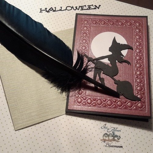 Carte double et enveloppe, halloween, sorcière sur son balai, nuit de pleine lune. carterie