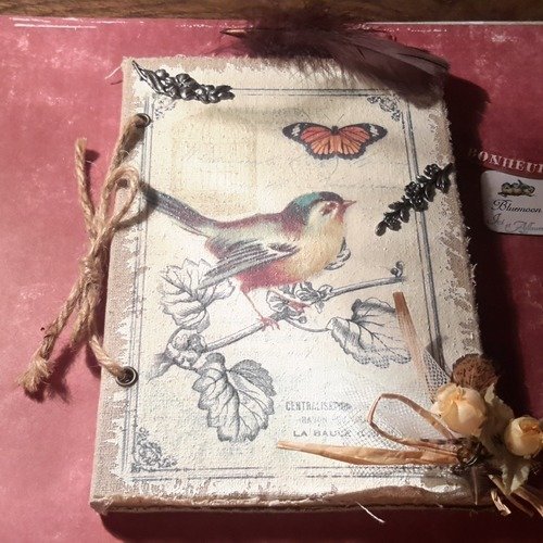 Reserve》ne peut plus etre vendu》grand carnet kraft, papillon, oiseau, vintage,  tissu lin, décoration metal,  tissu. papeterie