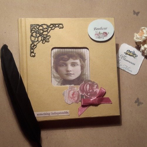 Carnet kraft, shabby, portrait femme 1900, papier vintage . découpe roses, noeuds satin, embellissement métal. scrapbooking