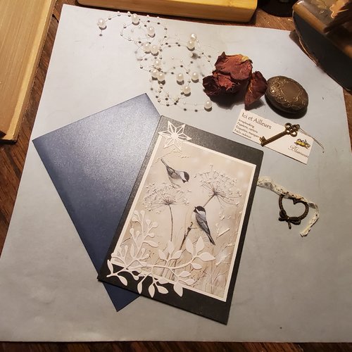 Carte unique, faite main. oiseaux en hiver. enveloppe couleur.carterie, papeterie.