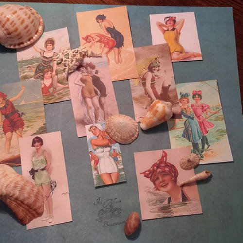 Lot collection 10 images, mini cartes. dessins 1900, vacances à la mer. baigneuses, costumes de bain. papier 250g. scrap 