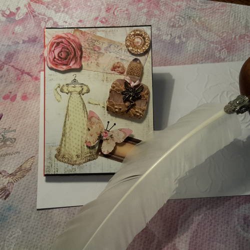 Un exemplaire》petit carnet, shabby chic, , 3d, toilette ancienne, découpe roses, flacon,  papillon,  breloque métal bronze,  satin. 