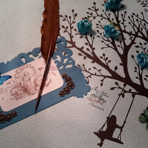 Carte rectangulaire  et enveloppe,  fées, fleurs sauvages, découpe embossée,   filigrane bleu ,  papillons relief. 
