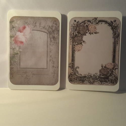 Lot b de 2 grandes cartes doubles et enveloppes, style vintage,  cadres avec roses anglaises. superbe papier épais ivoire.