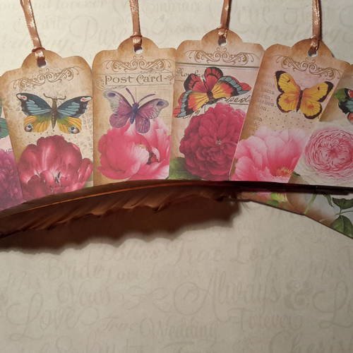 Lot  de 6 grandes étiquettes et liens satins.  papillons et fleurs, post card,  écritures. beaux dessins et couleurs ! scrap 
