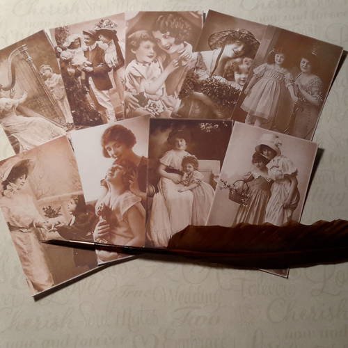 Lot  de 9 petites images, mères et enfants, photo sépia. epoque 1900. moments  de tendresses. carterie