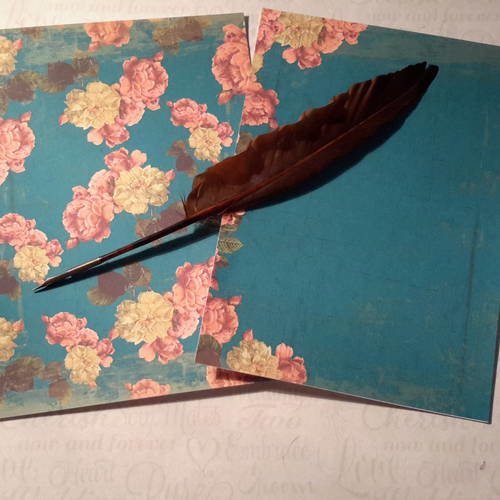 Lot de 2 feuilles papier scrapbooking rectangulaires, roses sur superbes fond bleu canard.  papier épais 250g  scrap 