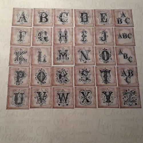 Alphabet complet des 26 lettres en monogrammes + 4 fantaisies. vintage, monochrome.  scrap. 