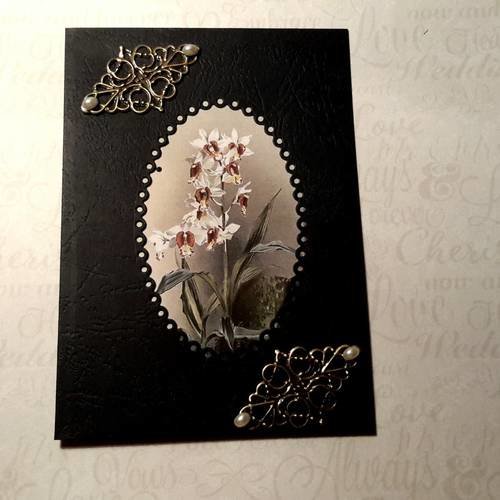 Carte double noire veinée et enveloppe.  collection les précieuses, illustration ovale orchidée blanche, estampes filigranées, demi 