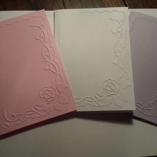 Lot de 3 cartes doubles cadre et rose, embossages arabesques lianes, feuilles pour créations.250g et 160g 