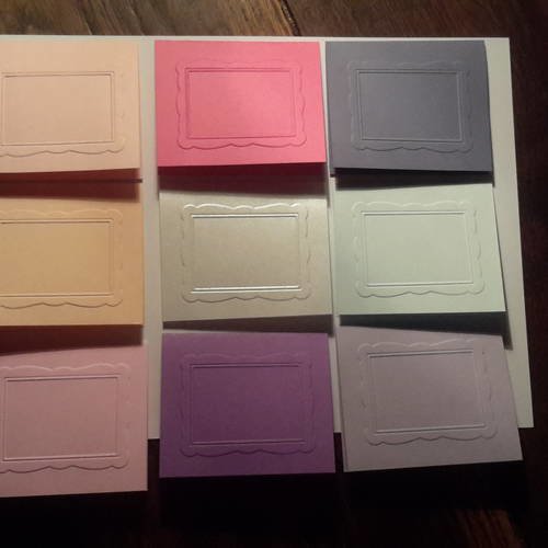 Lot 9 petites cartes doubles embossées, couleurs de pâques, avec un cadre rectangulaire. créations cartes, étiquettes. 