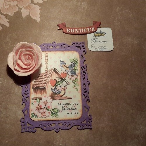 Petite carte saint valentin, nichoir avec couple mignons oiseaux et coeurs, fleurs, base carte, cadre filigrane. scrapbooking 
