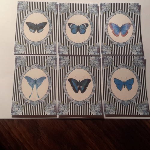 Lot de 6  images, mini cartes.  superbes dessins de papillons tons bleus façon petits tableaux,  et myosotis.  scrap 
