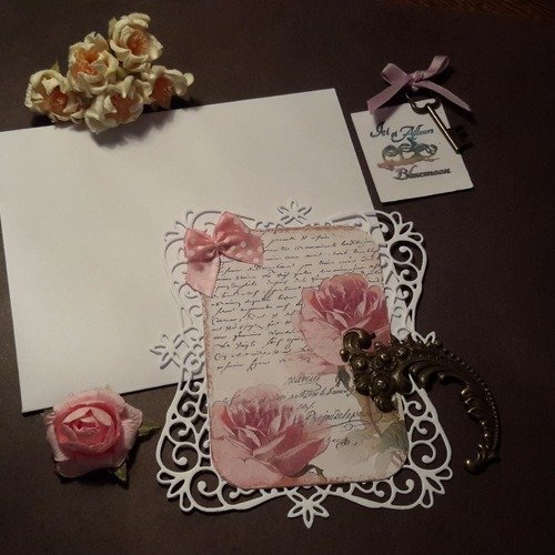 Carte  et enveloppe,  die, ou découpe  pour base de carte,  cadre découpé filigrane, roses sabbhy