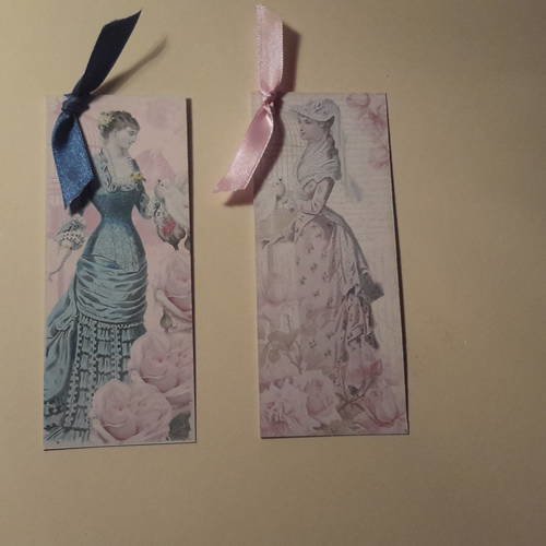 Lot de 2 marque-pages papier, plastifiés,  avec noeud  satin. exquises jeunes élégantes victoriennes, avec décor shabby romantique.