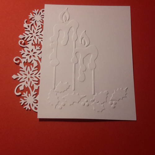 Carte double et enveloppe,  embossage, die, 250g, découpe pour creation de carte de noël, ou de nouvel an. bougies et houx 