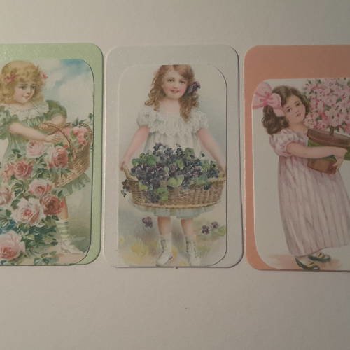 Lot  b de 3 die cut,   mini cartes, étiquettes,   rétro,  petites filles, rubans avec fleurs et chatons. scrap 
