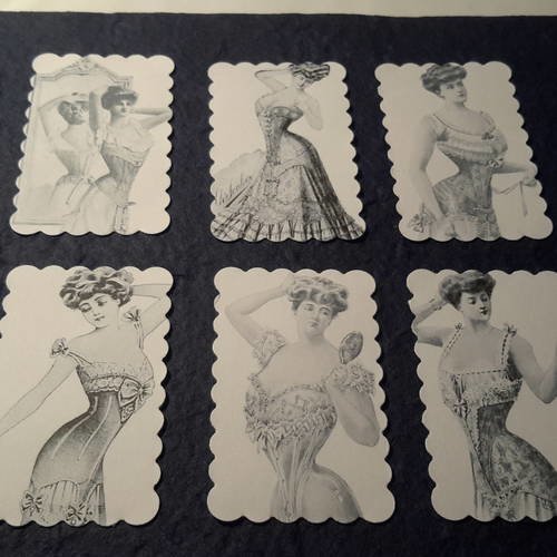 Lot de 6 tags, dies, découpes rectangulaires festonnée,  vintage, femmes au corset, noir et blanc. 