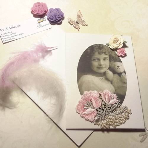 Reservee// un exemplaire// carte tryptique, portrait médaillon,  fleurs papier, fleur en dentelle//enveloppe fournie