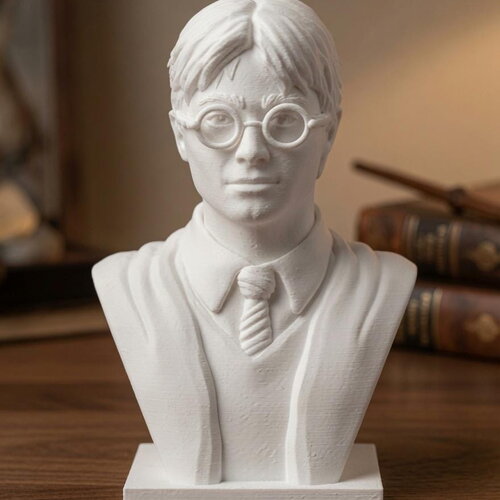 Buste de jeune sorcier inspiré des grandes écoles de magie – figurine décorative imprimée en 3d