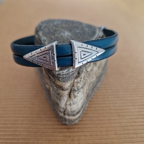 Bracelet pour femme, en cuir lisse turquoise foncé, passants pointe de flèche stylisée en métal argenté zamak