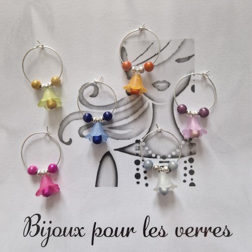 Bijoux pour les verres à pied, fleurs acryliques colorées, perles argentées et perles magiques assorties, lot de 6