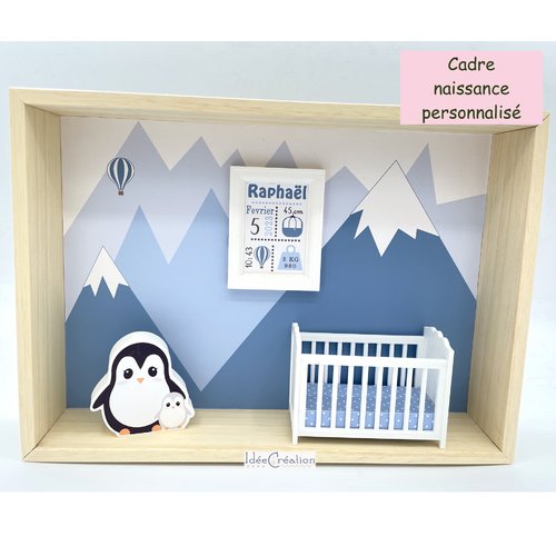 Cadre naissance personnalisé, vitrine bébé miniature au prénom de l'enfant, modèle montagnes