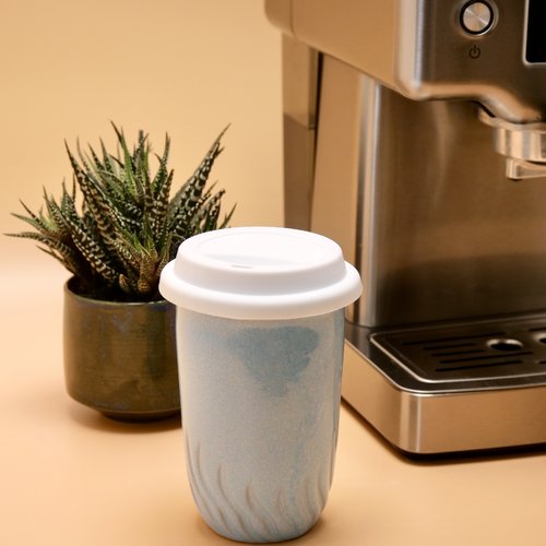 Mug de voyage "hot container" - mug de voyage en céramique bleu pastel brillant - mug réutilisable fait main - couvercle silicone