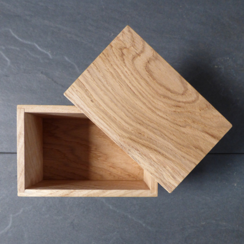 Boîte artisanale en bois de chêne – modèle nano – fait main