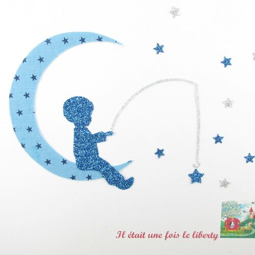 Patch à repasser appliqués thermocollants petit garçon sur une lune &quot;la pêche aux étoiles&quot; tissu bleu étoilé + flex pailleté iron on écusson