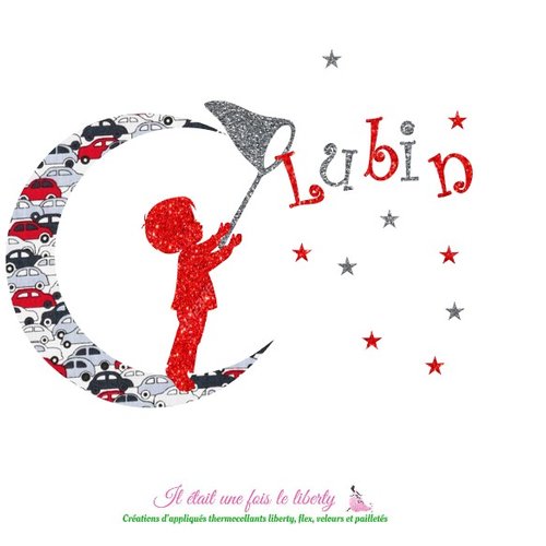 Appliqués thermocollants petit garçon qui pêche son prénom sur 1 lune en tissu liberty cars gris et rouge, flex pailletés