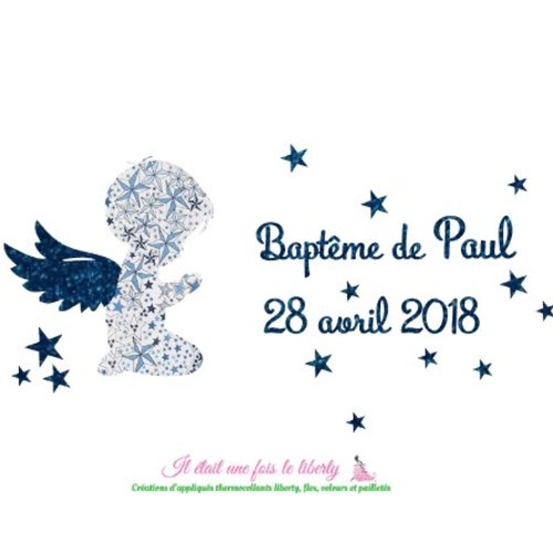 Appliqués thermocollants baptême petit ange et prénom personnalisable en tissu liberty adelajda bleu et flex pailleté