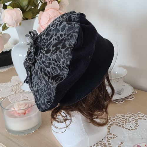 Béret gris et noir