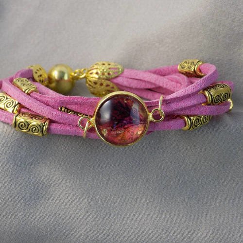 Bracelet suédine rose cabochon pétale de fleur rose prune