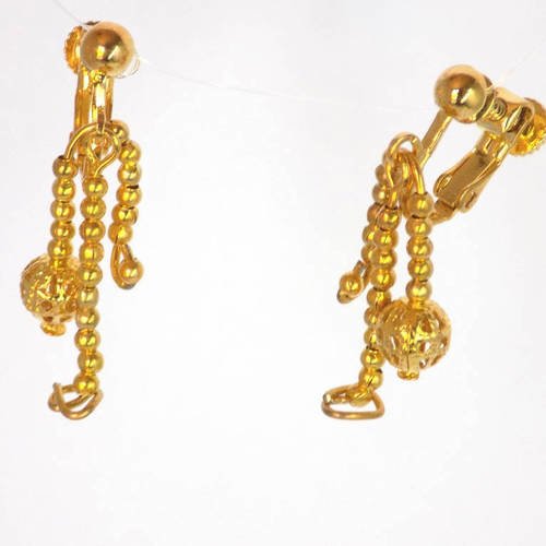 Clips d'oreilles dorés perle métal et filigrane dorés