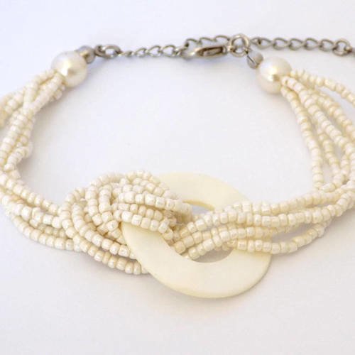 Bracelet multi-rangs perles rocaille blanc nacré et anneau