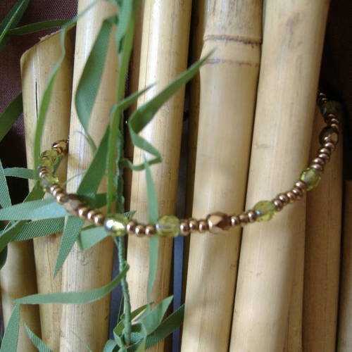 Bracelet perles de rocaille verre bronze et vert olive