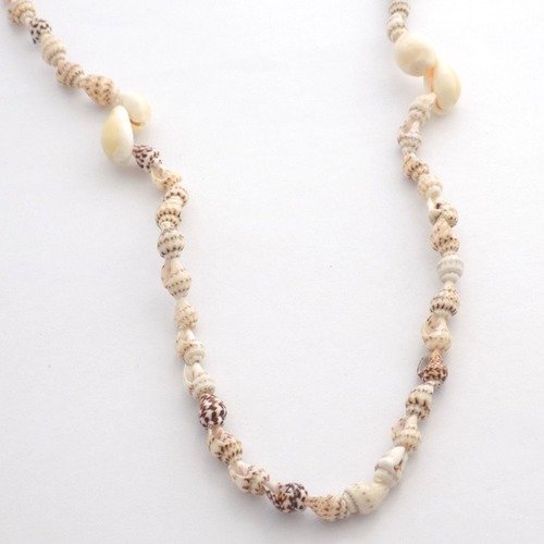 Sautoir coquillages marron blanc jaune