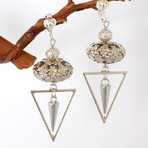 Boucles clips argentés perles filigranes triangle cône