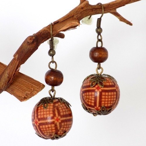 Boucles bronze perles bois décor carrés