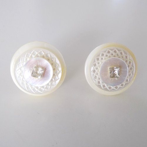 Boucles clips 3 boutons nacre blanche strass cristal
