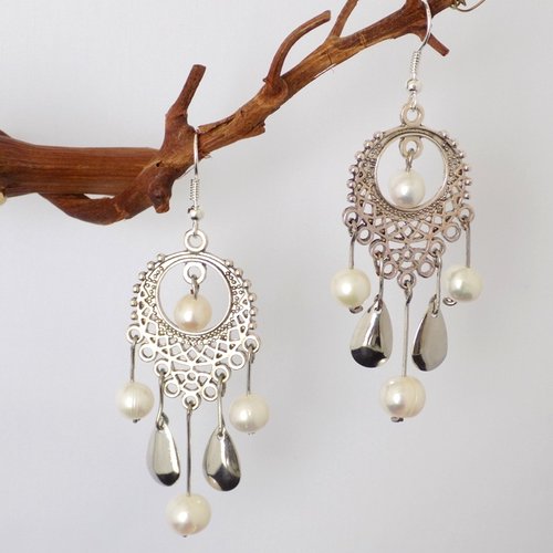 Boucles argentées chandelier 4 perles naturelles nacre blanche et gouttes